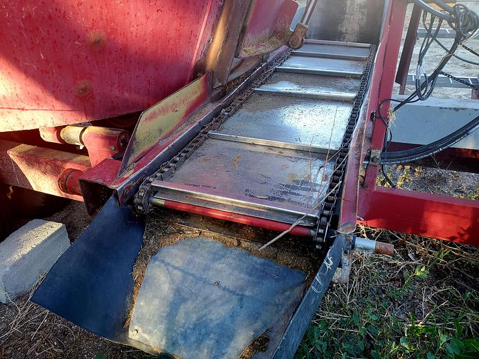 Used Jay-Lor 500 Vertical TMR Mixer