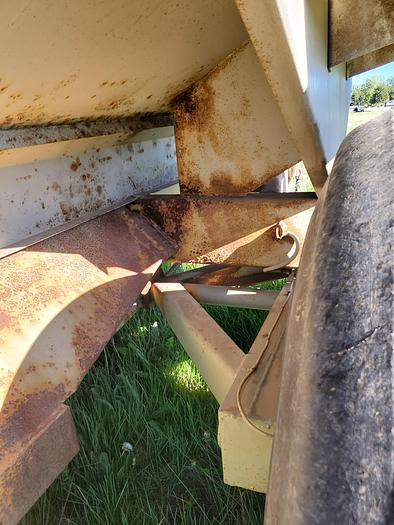 Used Fertilizer Spinner Spreader Cart