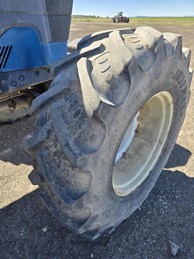 Used ** Going to Auction ** Ford Genesis 8970 Tractor