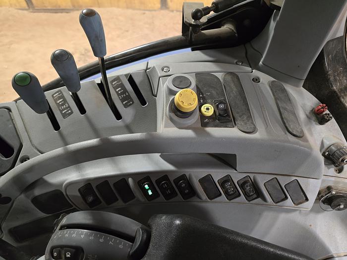 Used 2017 New Holland T6.180 Tractor w/ 1900 hrs