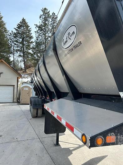 Used 2021 Trout River 37' Live Bottom / Belt Trailer ** Like New **