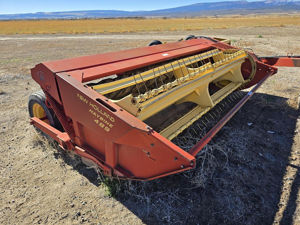 Used 9' New Holland 489 Windrower / Swather