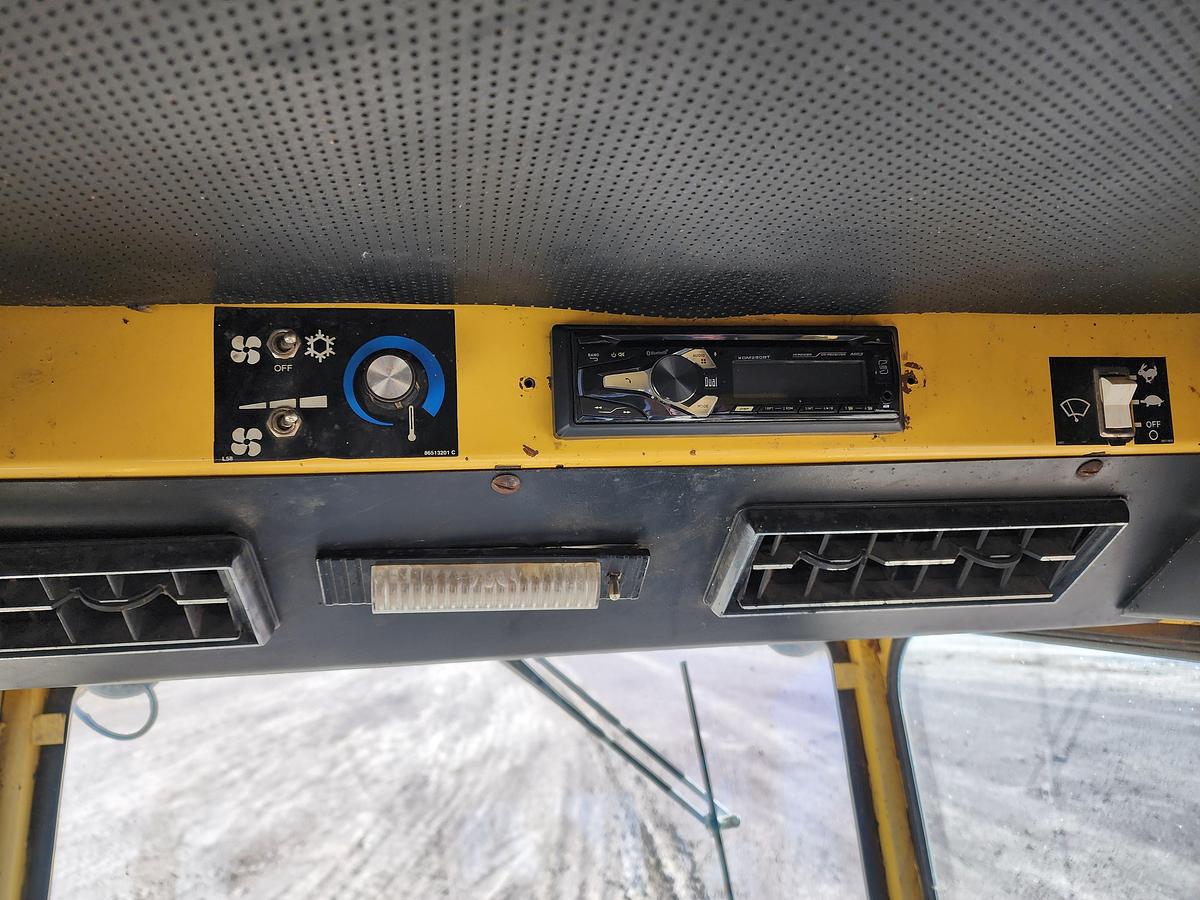 Used 2000 New Holland 1095 Balewagon w/ 3300 hrs