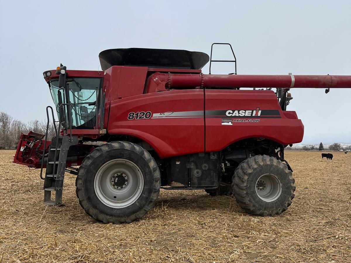 Used 2010 Case 8120 Combine w/ 4000 eng hrs