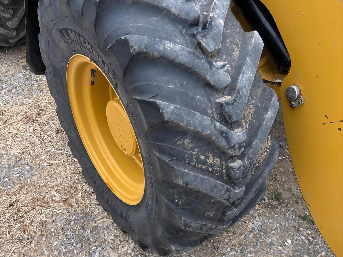 Used 2020 Caterpillar 908M Wheel Loader w/ 6600 hrs