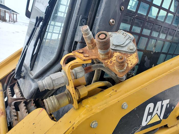 Used 2012 Cat 247B3 Skid Steer w/ 3000 hrs