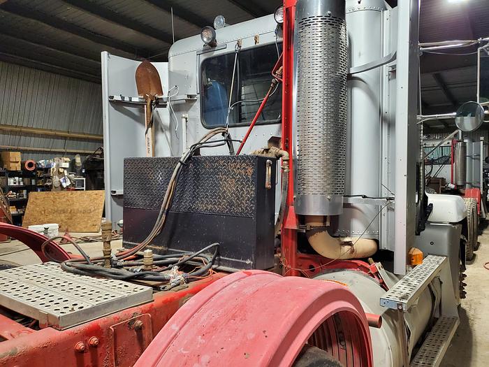 Used Freightliner FLD120 Truck w/ Drop Axle