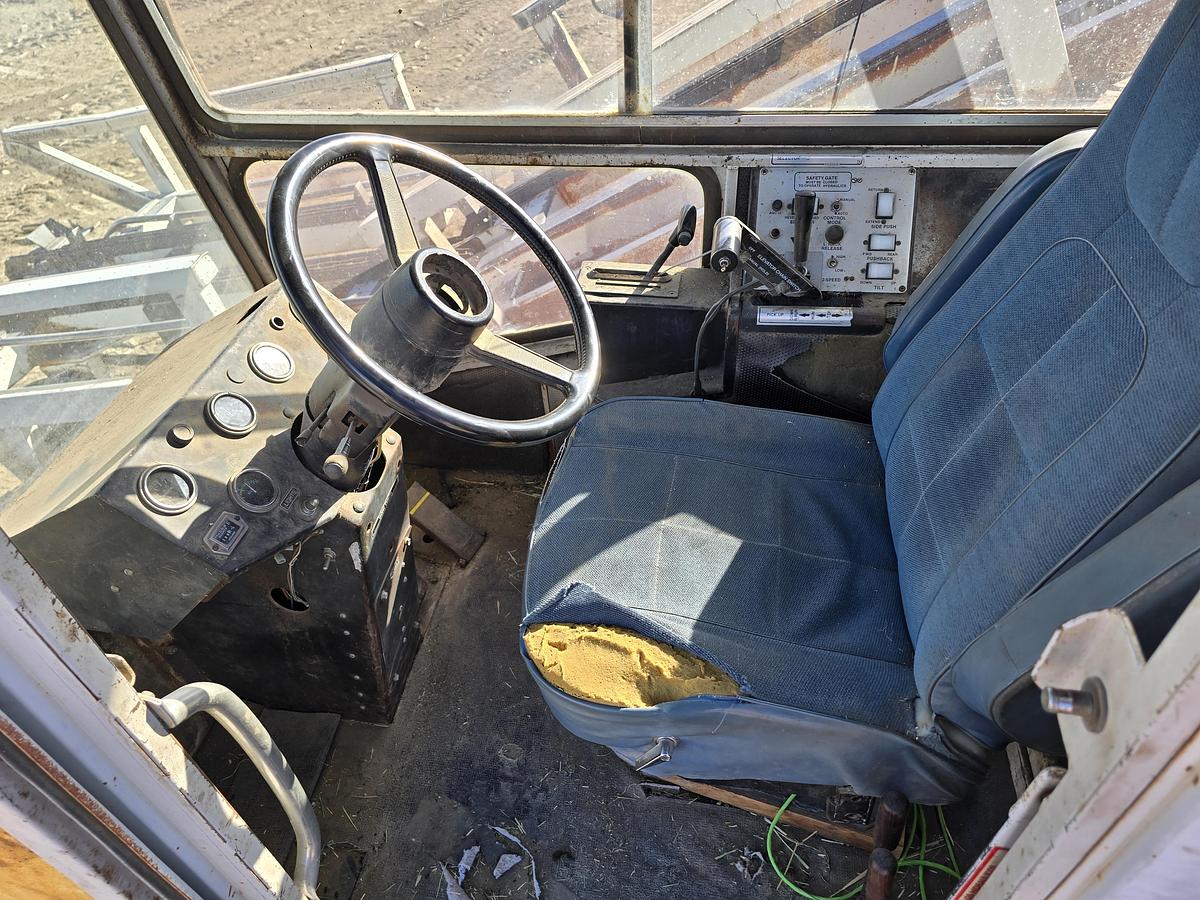 Used Freeman 5000 Bale Stacker