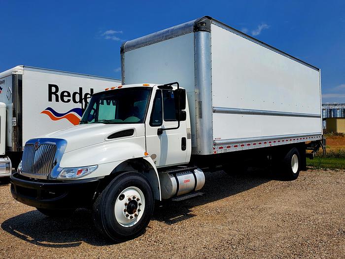 Used 2019 26' International Box Truck w/ Liftgate