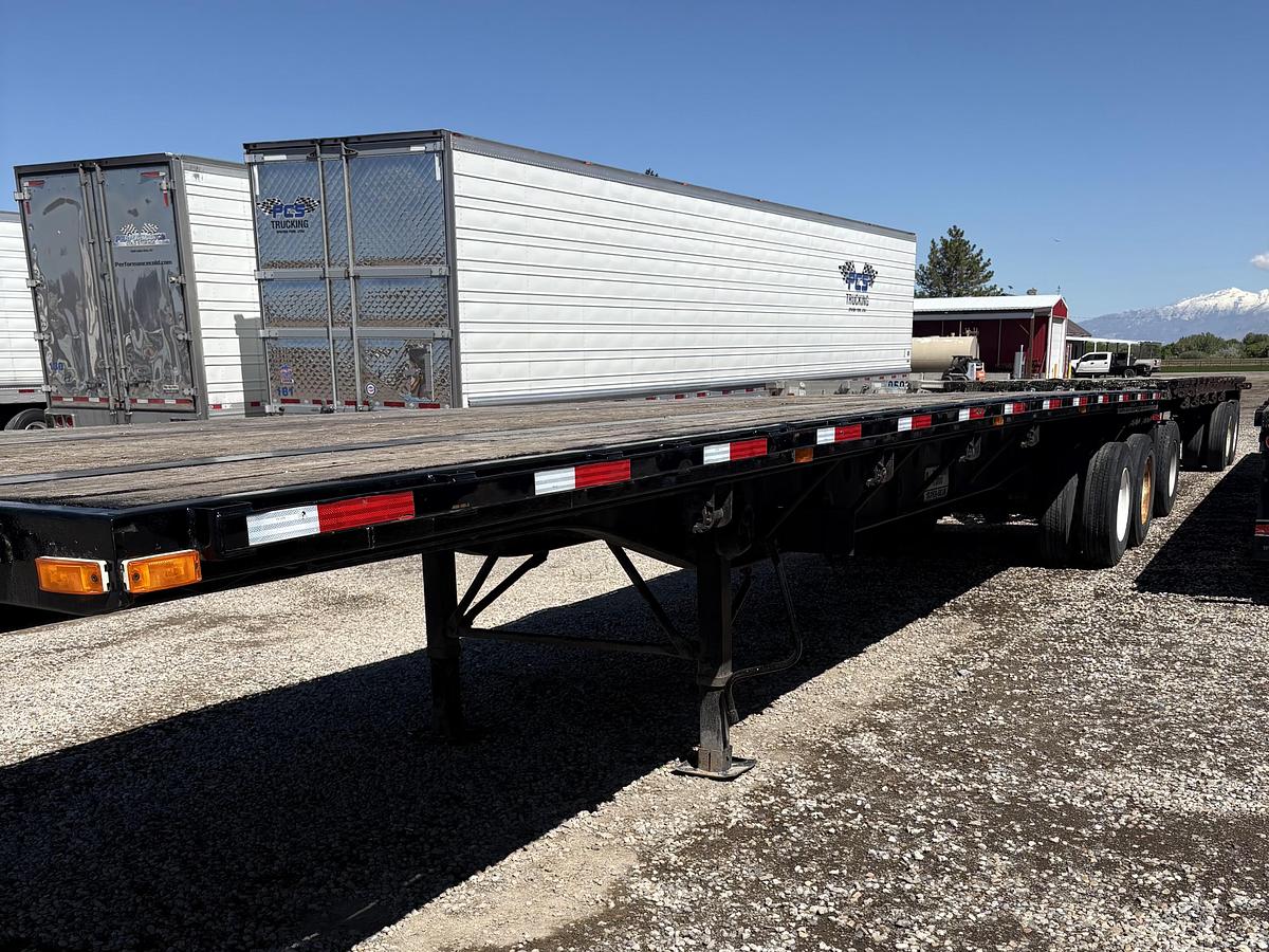 Used 40' + 30' Flatbed / Hay Trailer Set