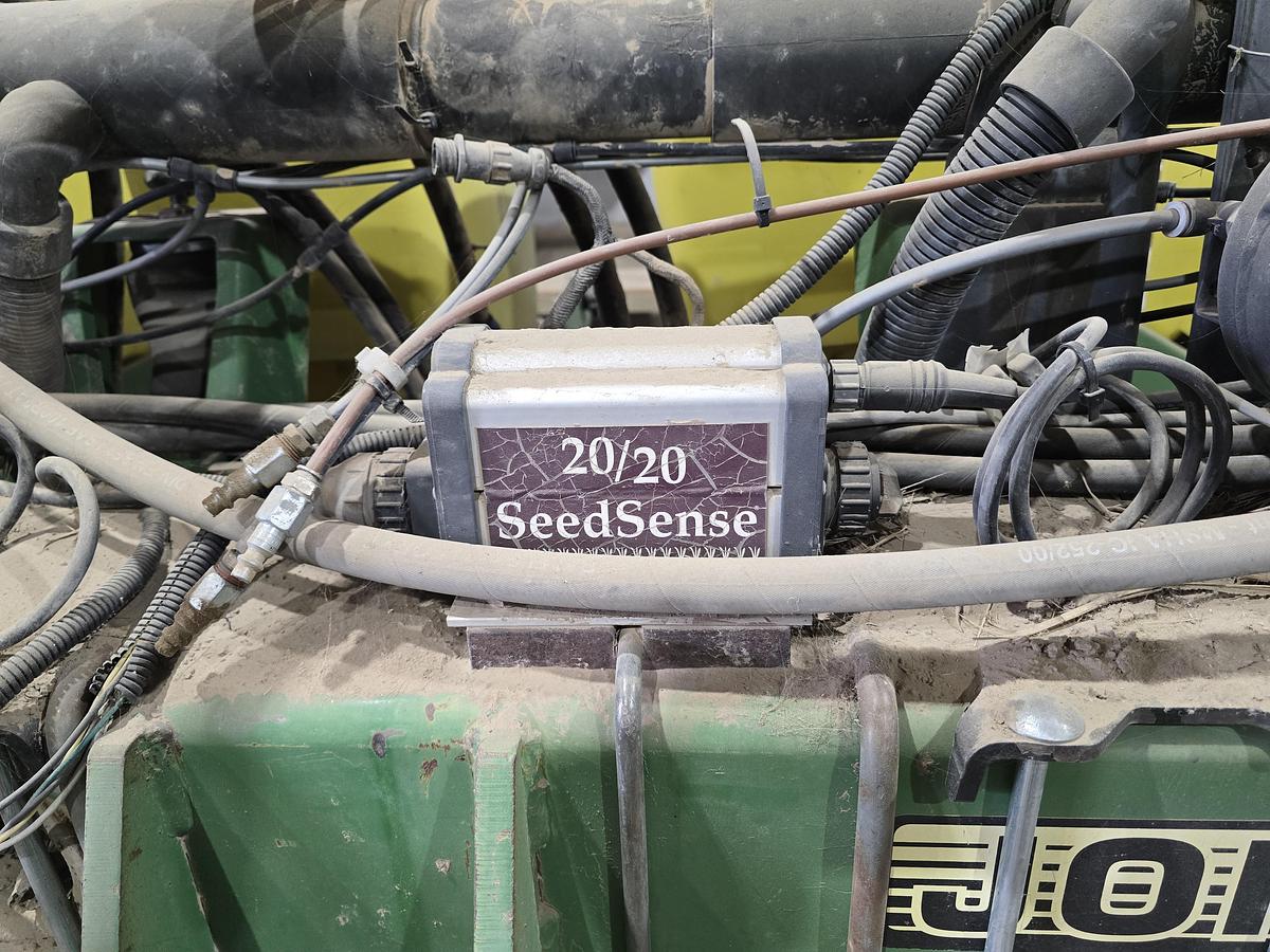 Used 12R22 John Deere 1730 Precision Planter