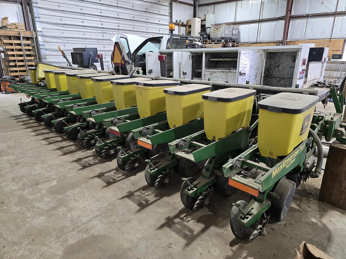Used 12R22 John Deere 1730 Precision Planter