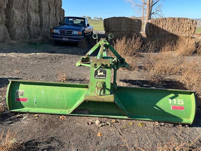 Used 8' John Deere 3pt Blade
