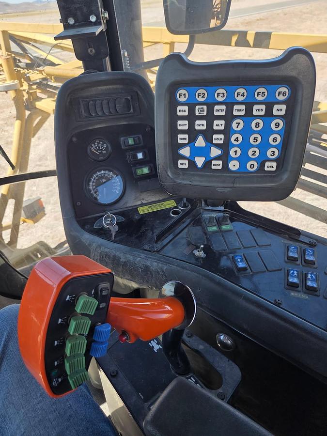 Used 2002 Ag-Chem Rogator 1254 Sprayer w/ 4500 hrs