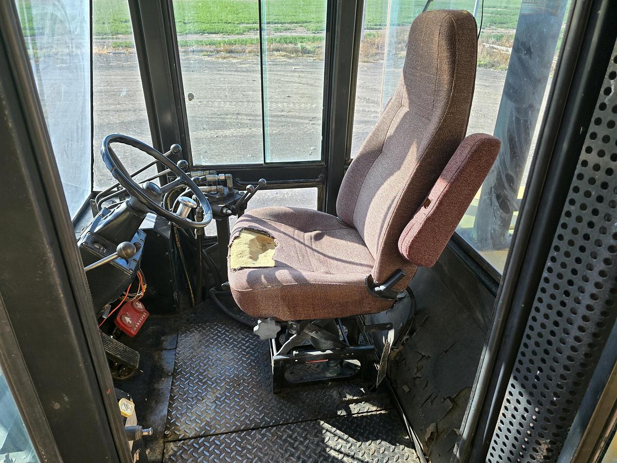 Used Hyster H210XL Hay Squeeze