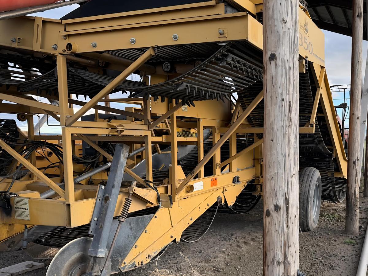 Used Double L 850 Potato Harvester - 2R36