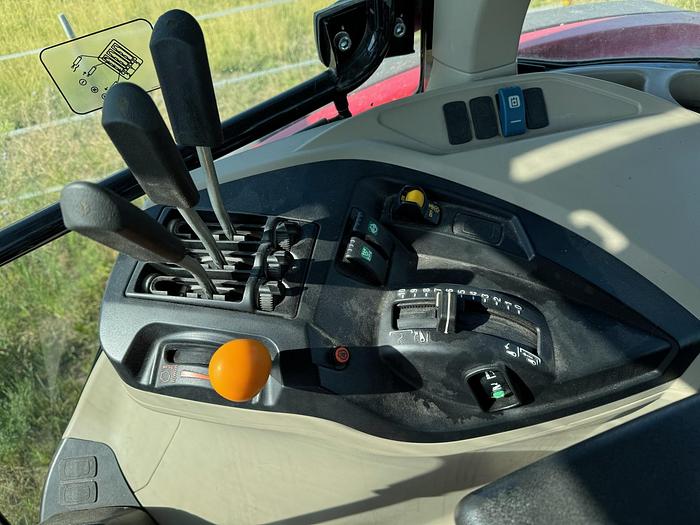 Used 2022 Massey Ferguson 6712 Tractor w/ Loader ** 670 hrs **