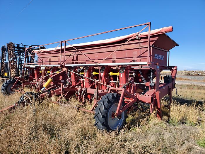 Used 8R34 Spudnik 8080 Potato Planter -w/ GPS