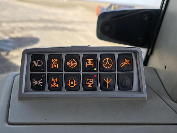 Used 2012 Massey Ferguson 8670 Tractor ** GOING TO AUCTION **