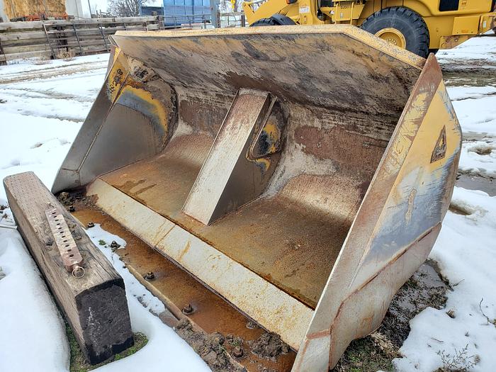 Used Dymax 4 cyd Roll-Out Bucket for Cat Wheel Loader