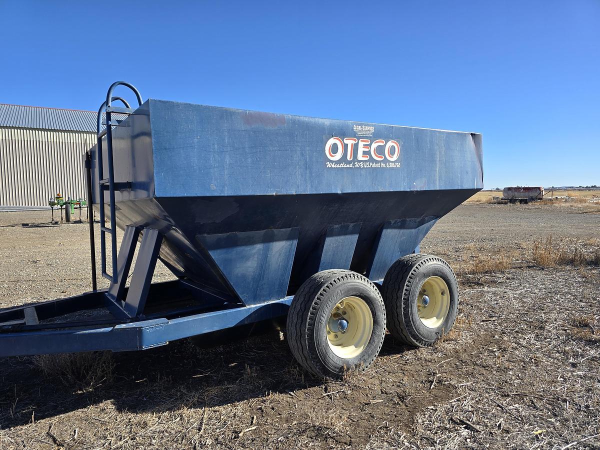 Used Oteco A100 Pivot Track Filler