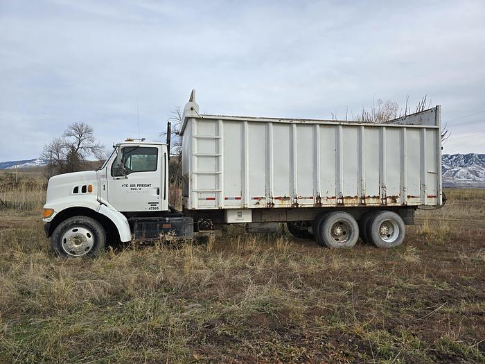 Used 98' Ford Louisville Silage Truck w/ Allison Trans