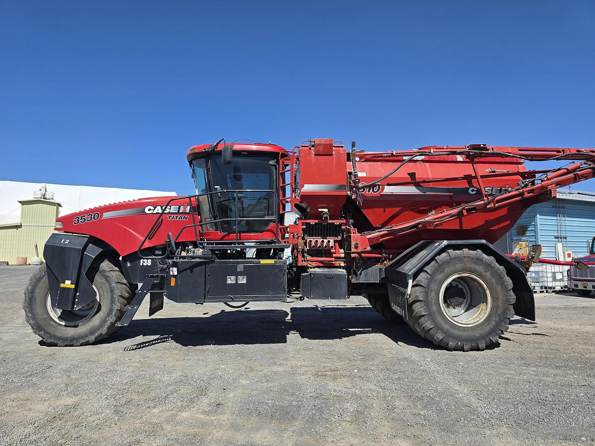 Used 2015 Case Titan 3530 Floater w/ 810 Flex-Air Applicator