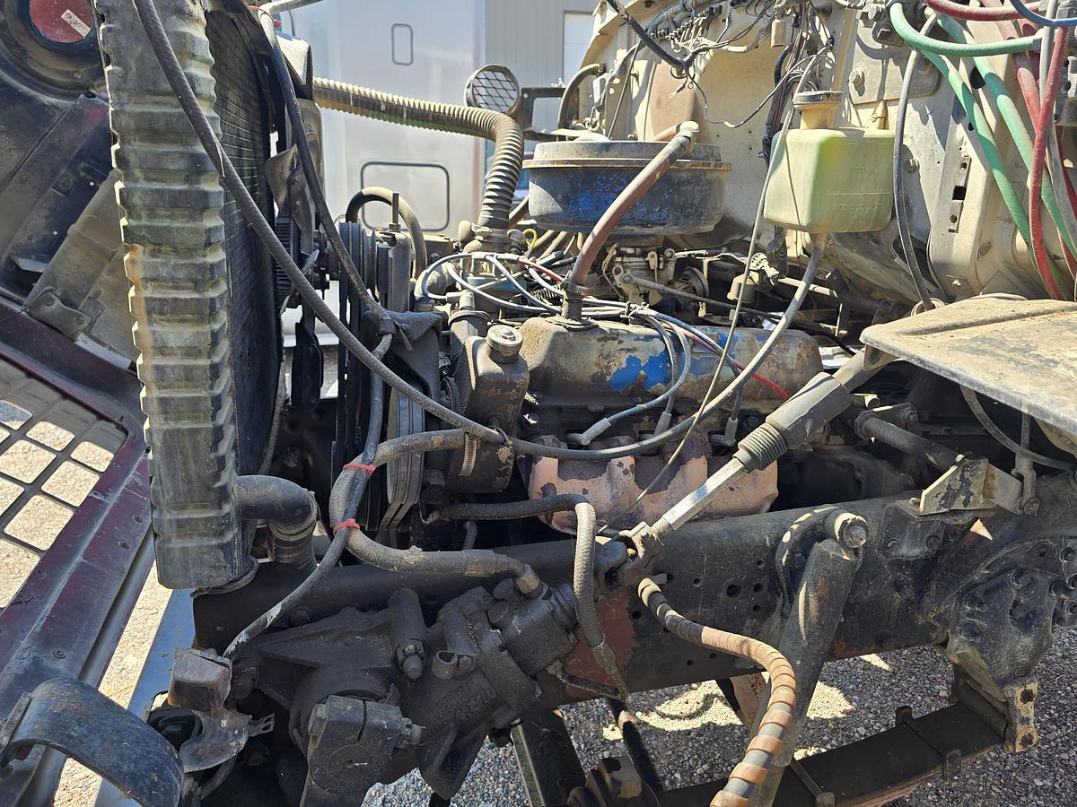 Used 20' Ford 800 Grain Truck - Gas