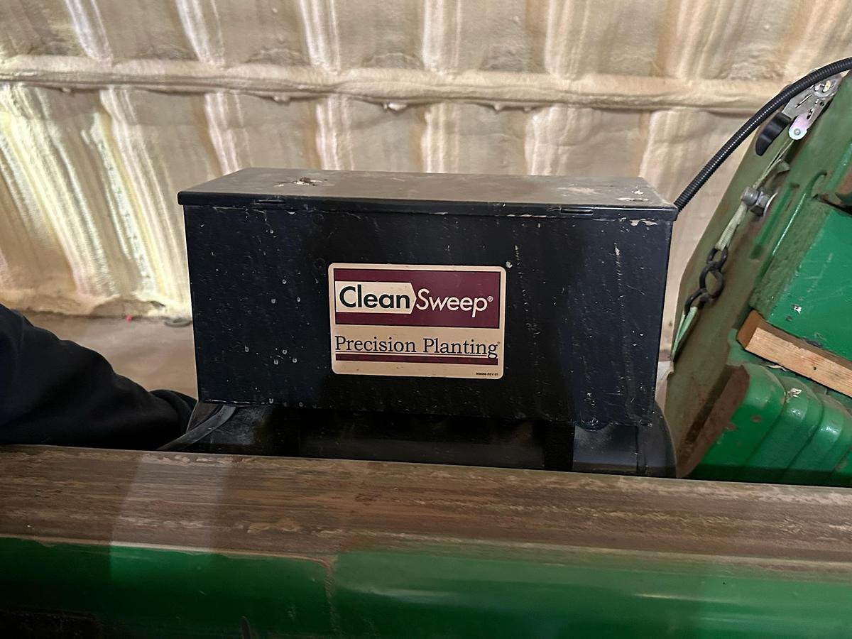 Used 24R30 John Deere 1770NT High Speed Precision Planter