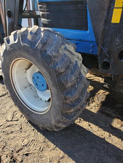 Used 1991 Ford 8830 Tractor w/ Loader