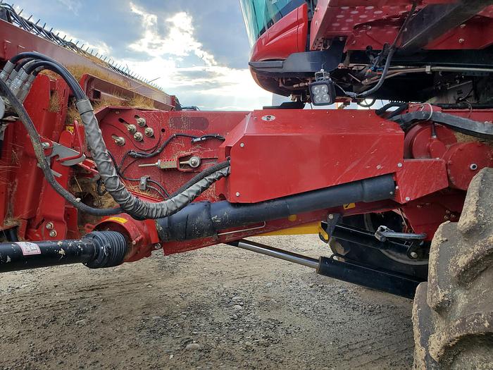 Used 2020 Case IH 9250 Combine w/ 1300 eng hrs