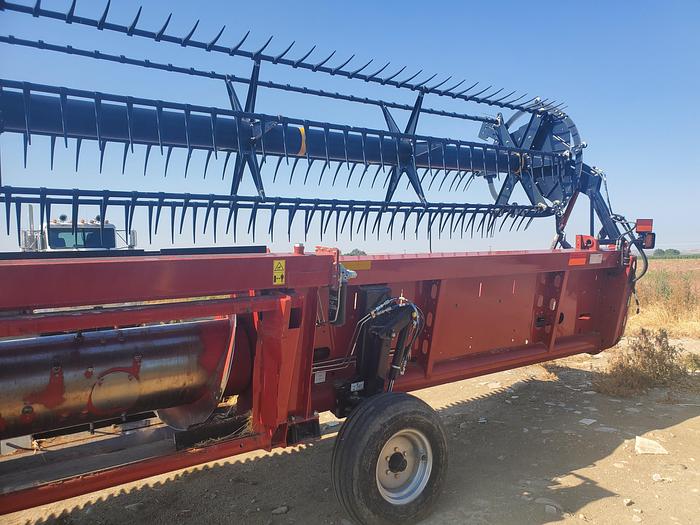 Used 2018 30' Case 3152 Draper Header