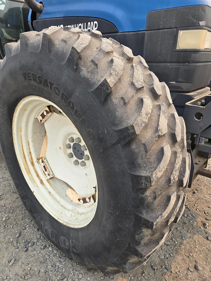Used New Holland TV140 Bi-Directional Tractor w/ 3200 hrs