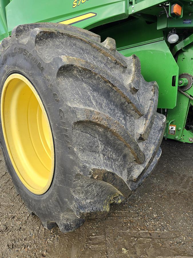 Used 2018 John Deere S780 Combine