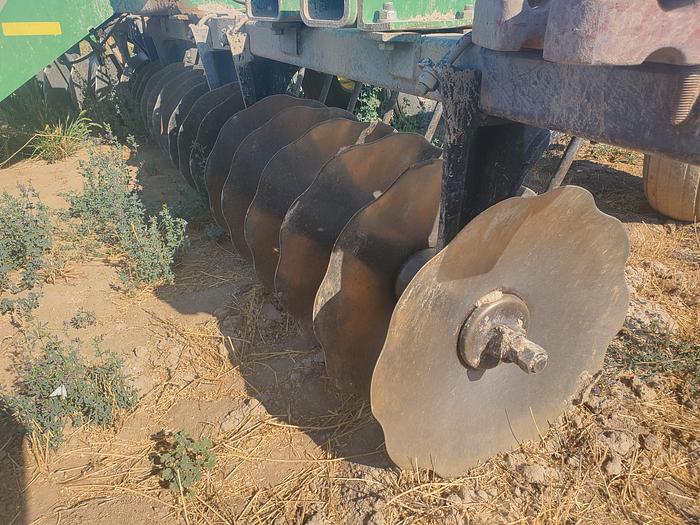 Used 24' John Deere 650 Tandem Disk