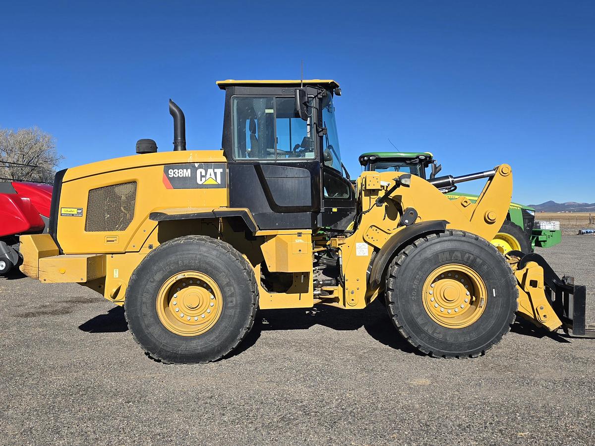 Used Caterpillar 938M Wheel Loader w/ 3700 hrs + Hyd Coupler