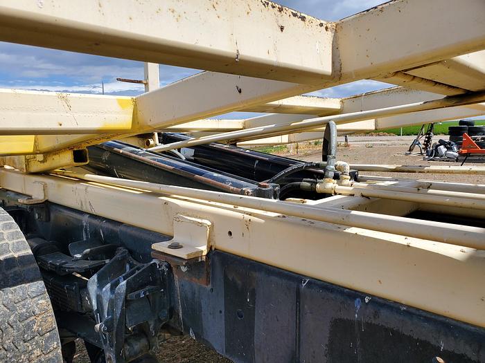 Used International Bale Retriever Truck for Big Square Bales