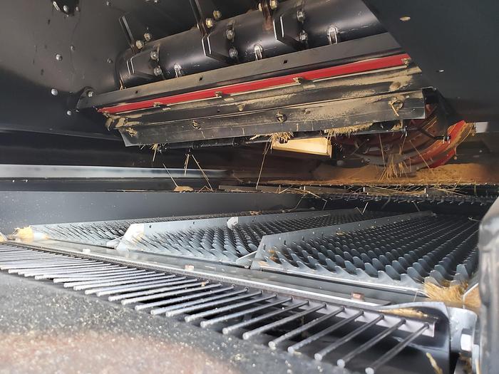 Used 2020 Case IH 9250 Combine w/ 1300 eng hrs