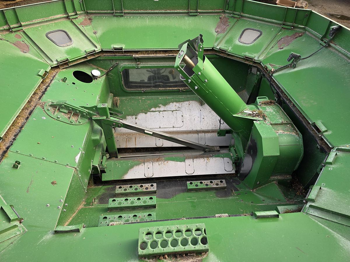 Used 2014 John Deere S670 Combine