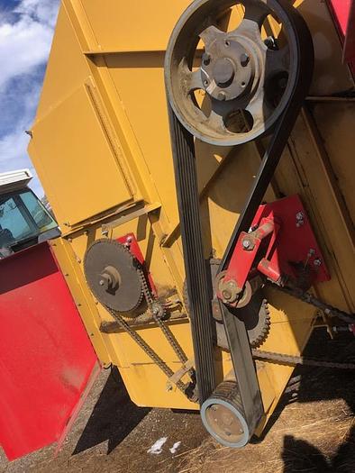 Used NewHouse C5000 Bale Processor / Feeder ** Excellent Condition **