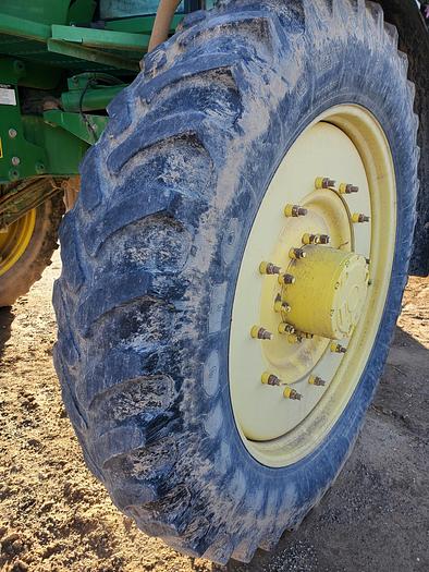Used 2006 John Deere 4920 Sprayer w/ 4000 hrs