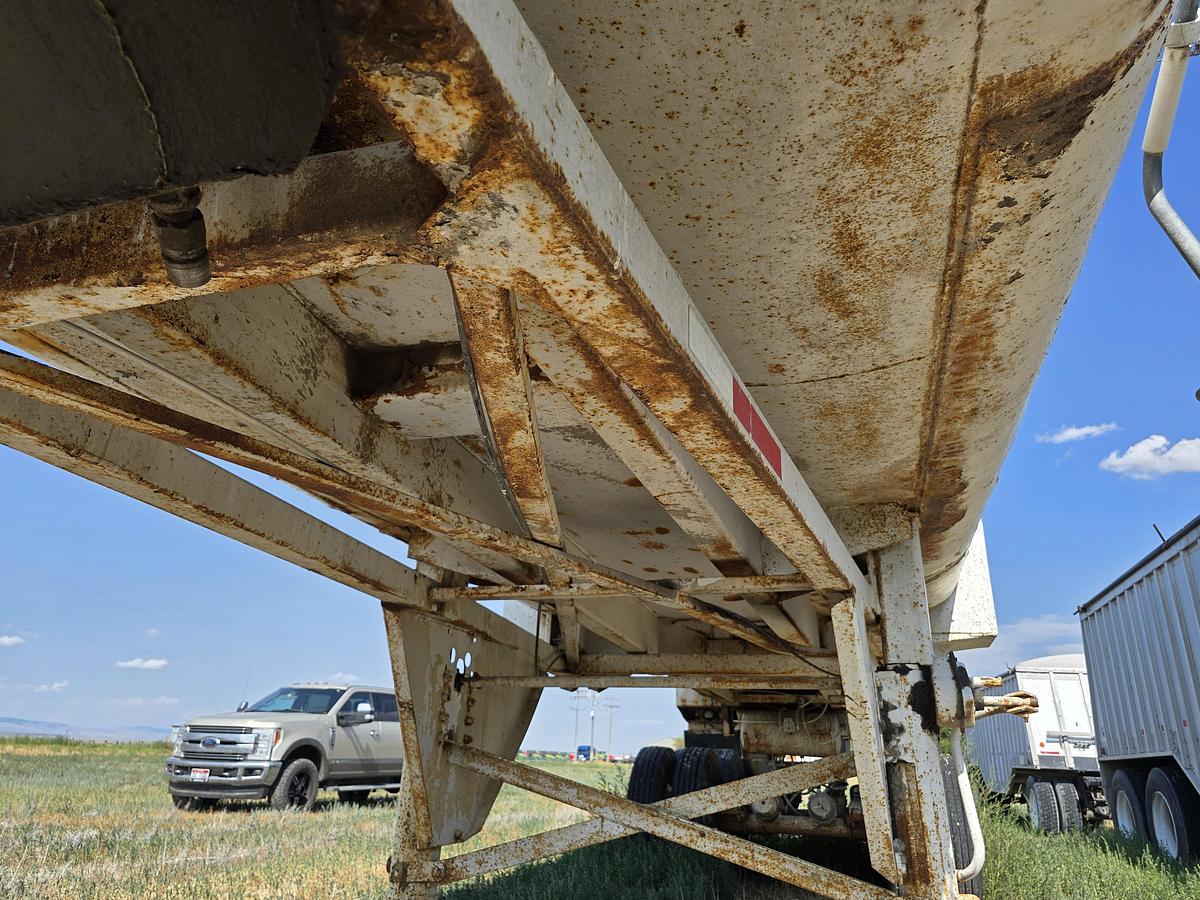 Used 30' Cherokee End Dump Trailer