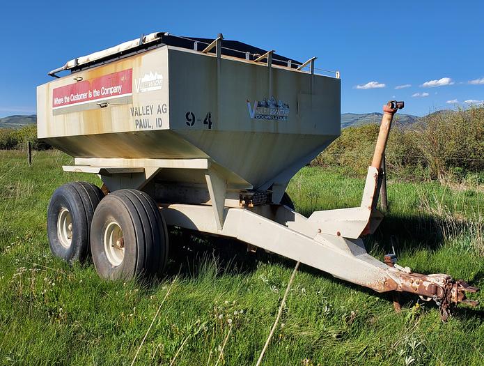 Used Fertilizer Spinner Spreader Cart