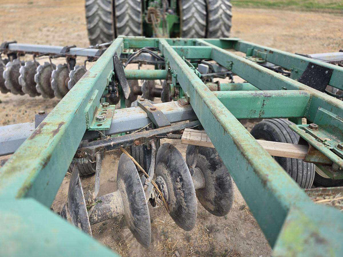 Used 21' John Deere 335 Tandem Disk