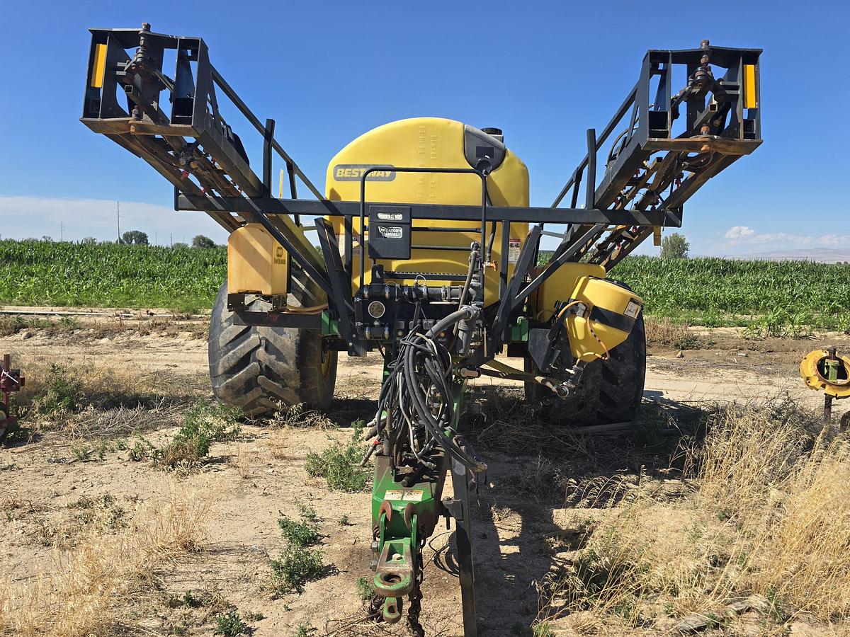 Used 80' BestWay 1000 Sprayer