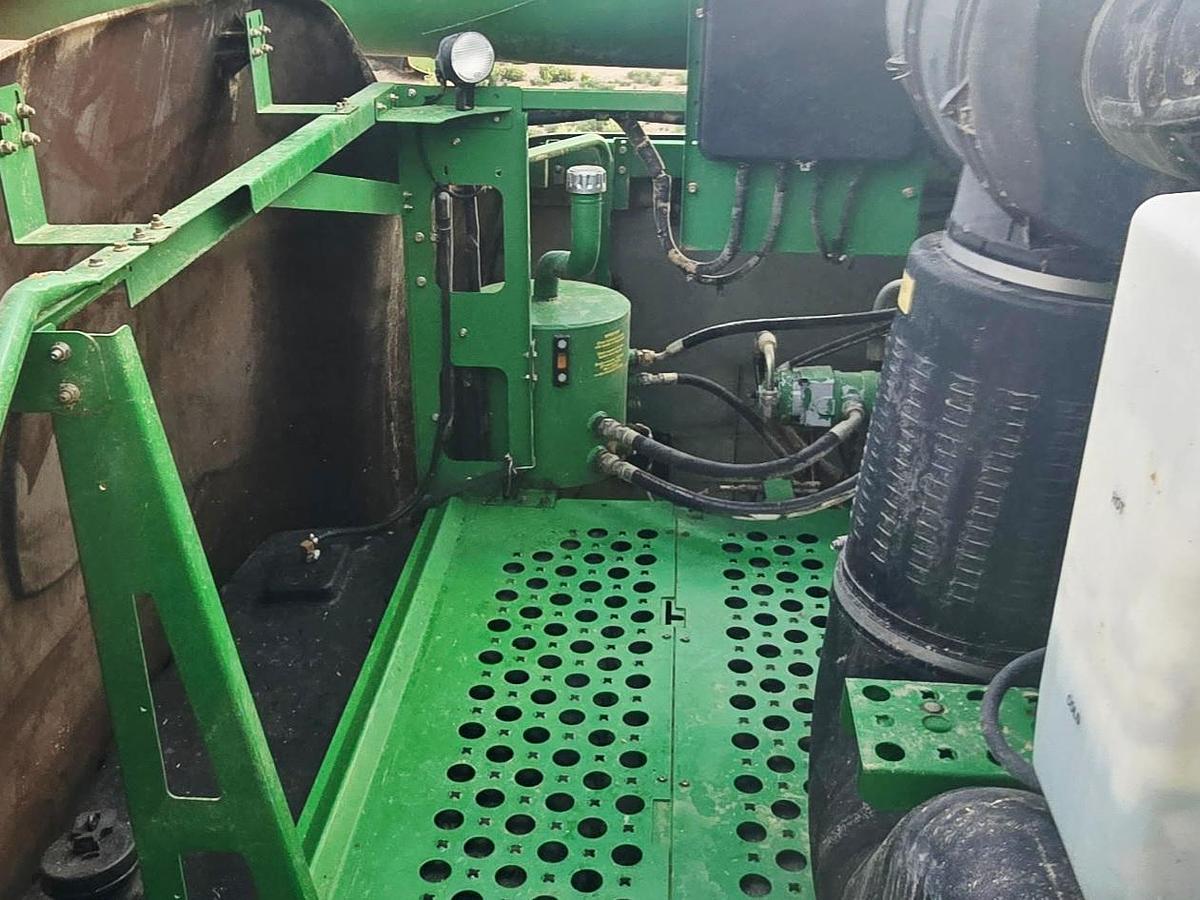 Used 2007 John Deere 9760STS Combine