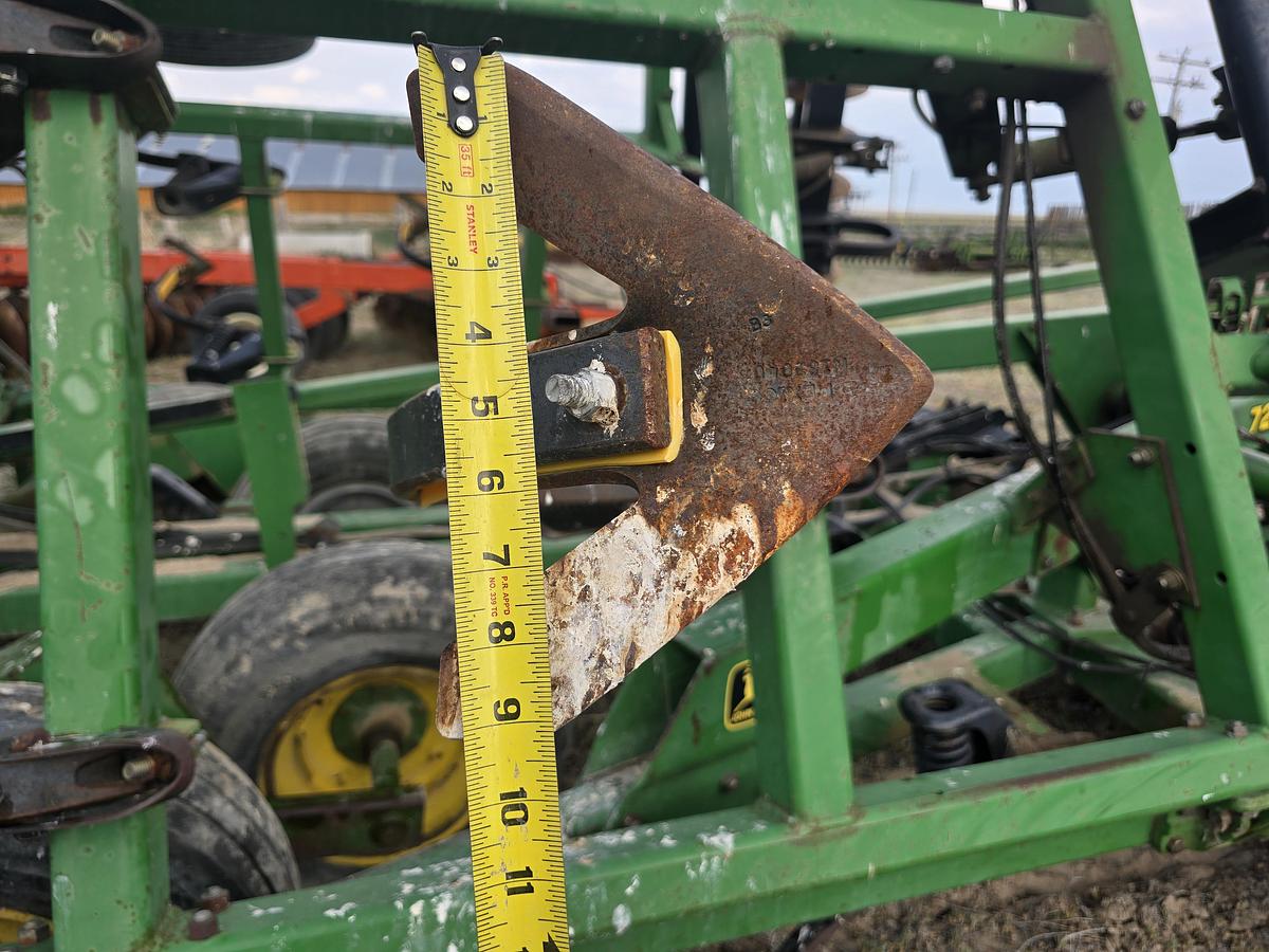 Used 27' John Deere 726 Soil Finisher