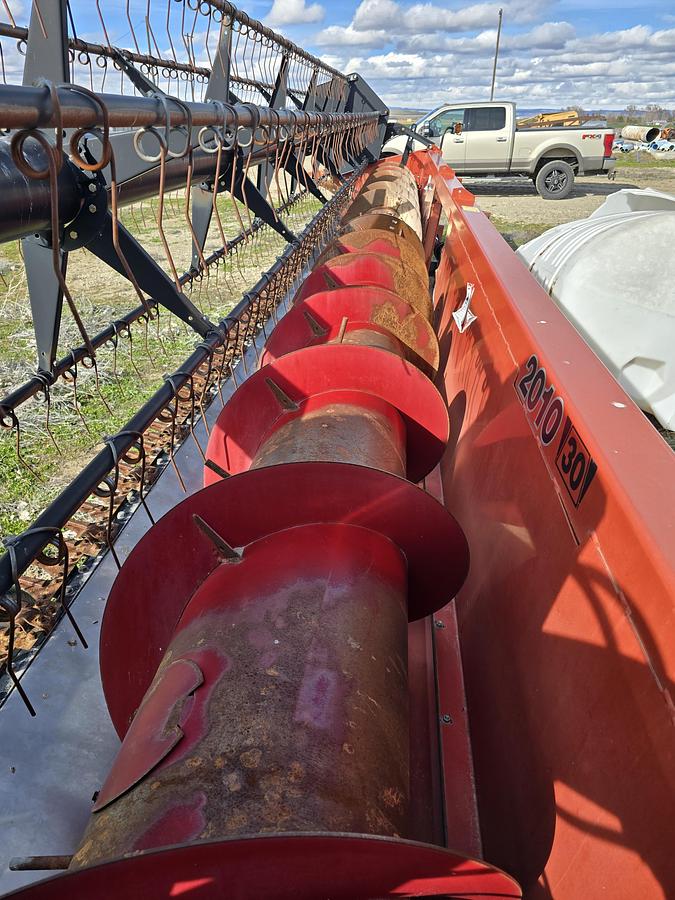 Used 2011 30' Case 2010 Grain Header