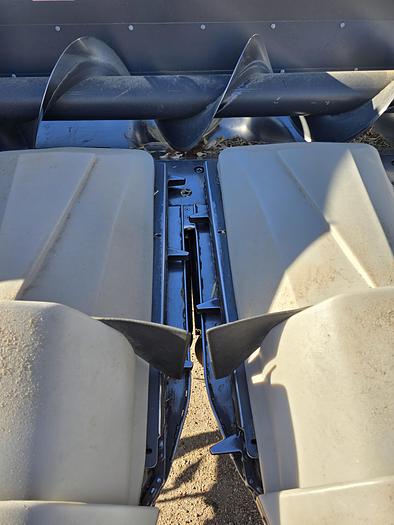 Used 2014 Gleaner 3000 12R30 Corn Header