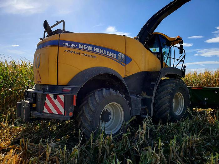 Used 2021 New Holland FR780 Forage Harvester w/ 2 Headers